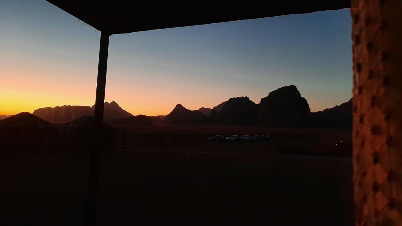 Hotel Rayyan Bedouin Life Camp à Wadi Rum Extérieur photo