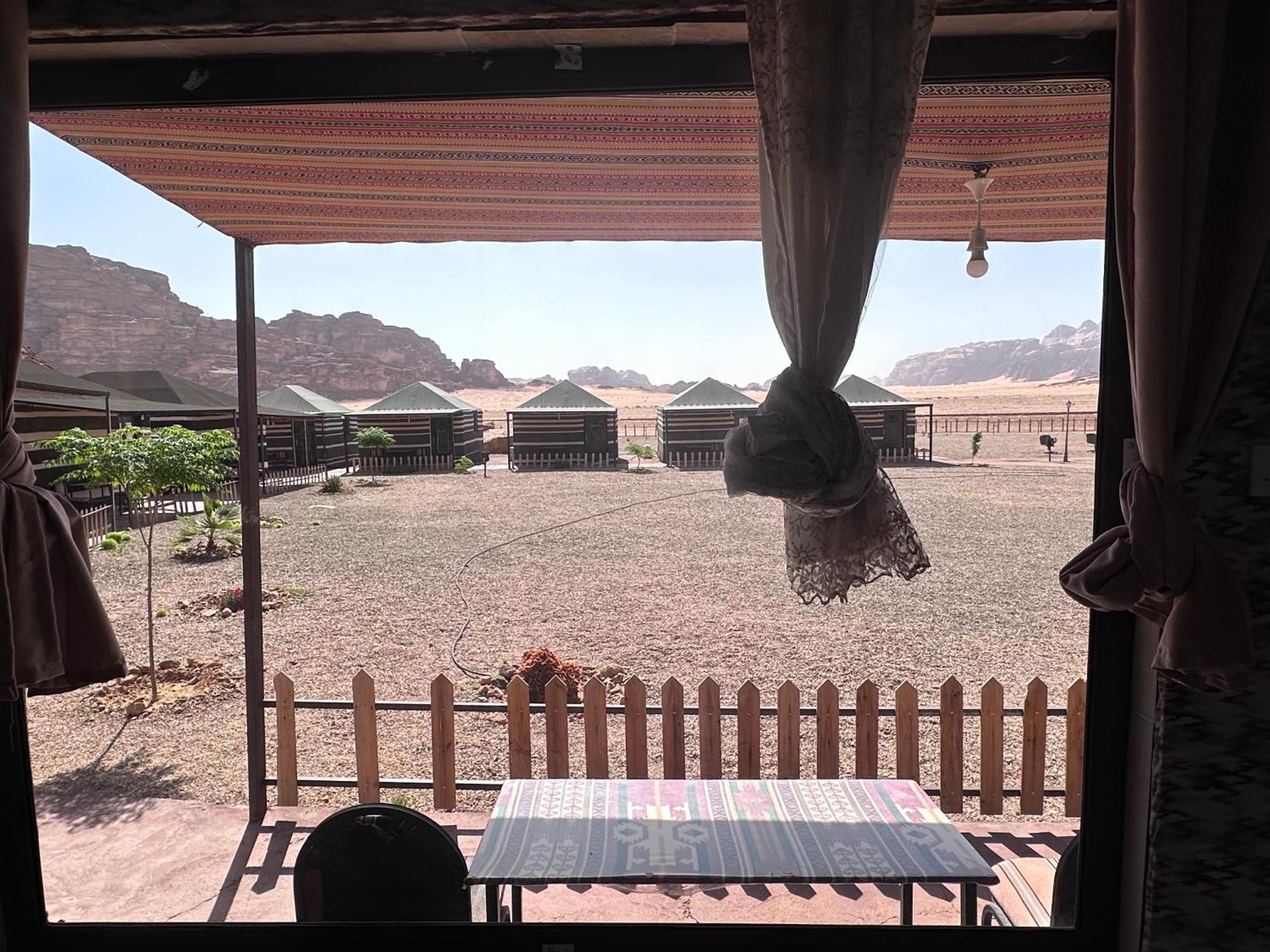 Hotel Rayyan Bedouin Life Camp à Wadi Rum Extérieur photo